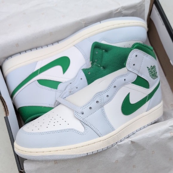 Nike Air Jordan 1 Mid - Summit White Lucky Green - Men's Size 11 ( DQ8426-142 )
